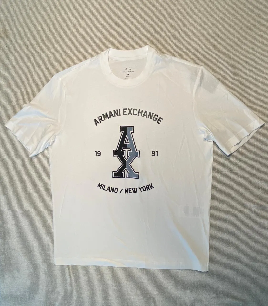 Camiseta Armani Exchange estampado tejido blanco
