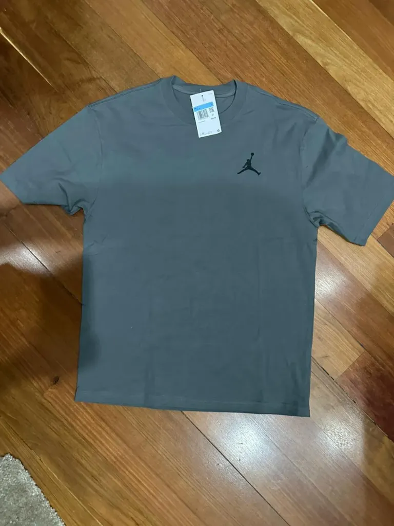 Camiseta gris oscuro Jordan Embroidered Jumpman (m)