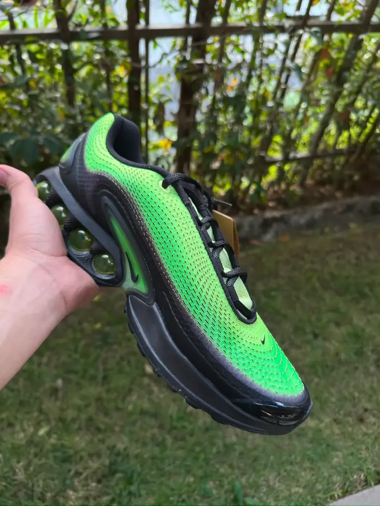 Tenis Nike Air Max DN verde (8 us - 39 col - 41 eur)