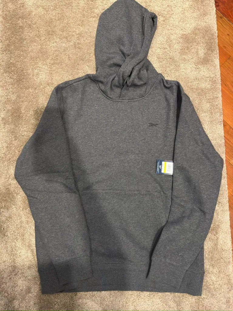 Buzo gris oscuro Reebok basico (s)