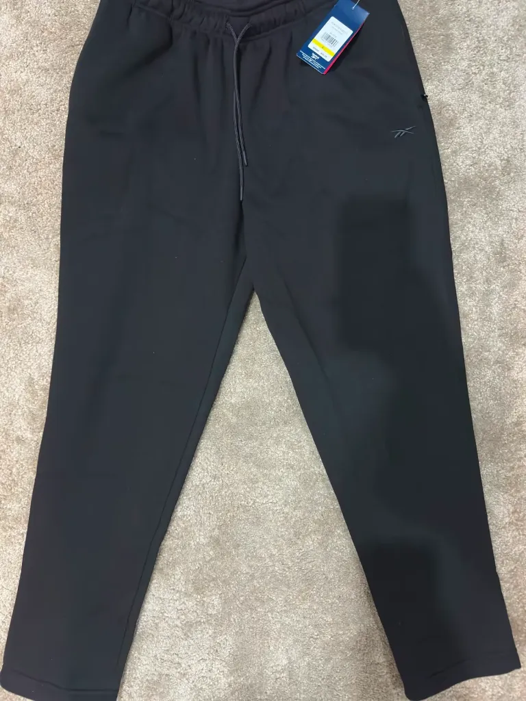 Sudadera bota recta Reebok negro (s)